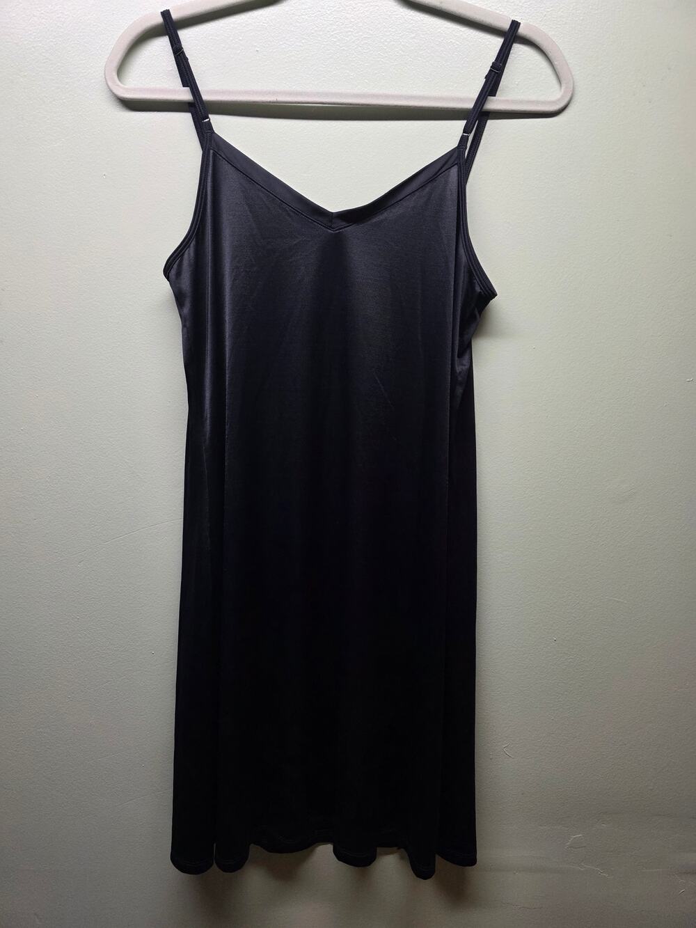 Vanity Fair Women's Black Slip Size M